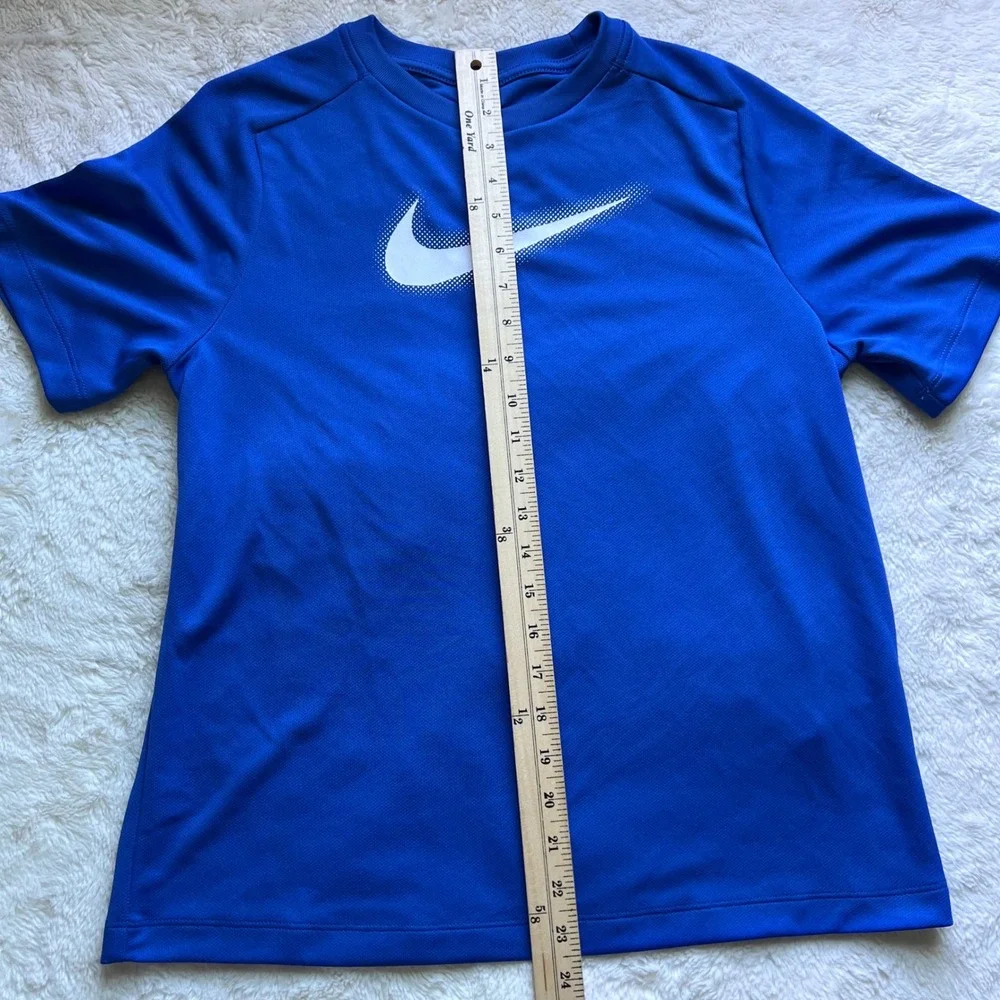 Nike Dri-FIT Kids Size Large Blue Short Sleeve Graphic Swoosh Athletic T-Shirt